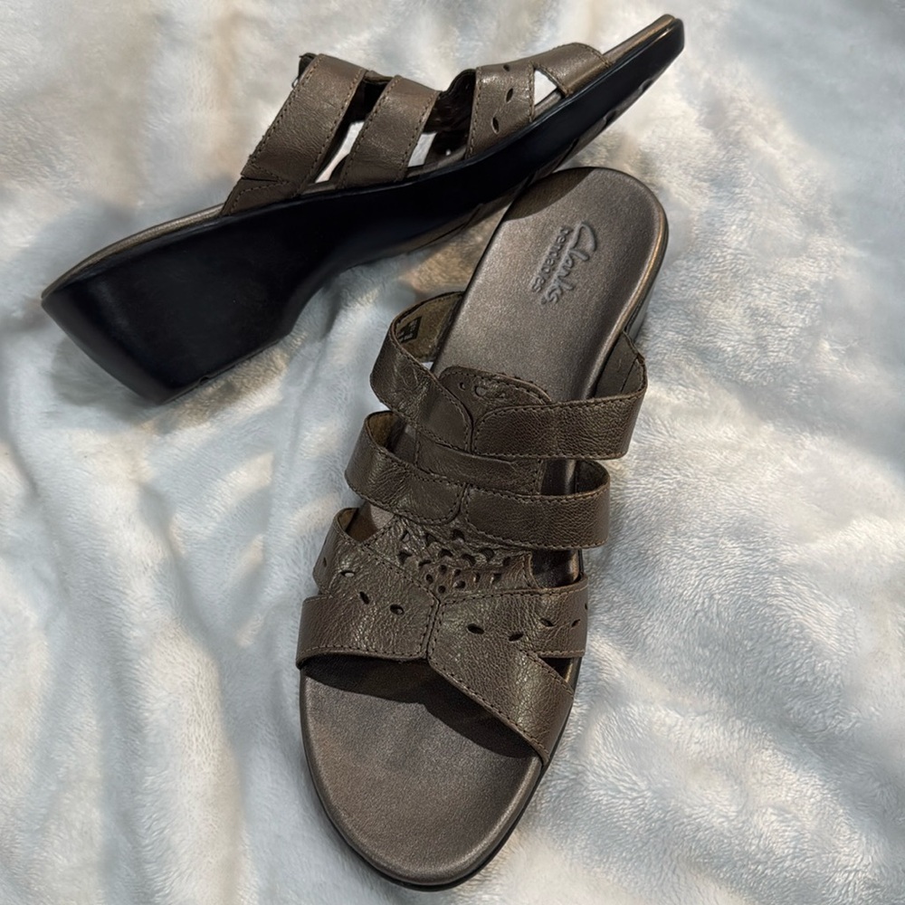 Clarks Bendables Sandals, Color Pewter Size 9 1/2 - image 1